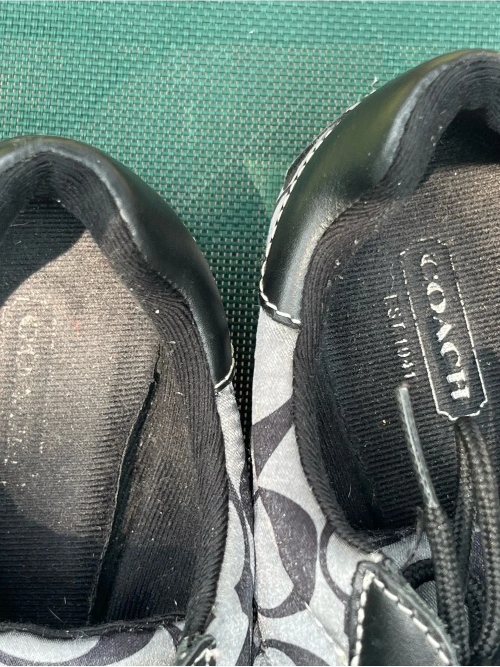 Coach womens sz 7 Black and Gray Signature Pattern Lace-Up Sneakers SPELLOUT,